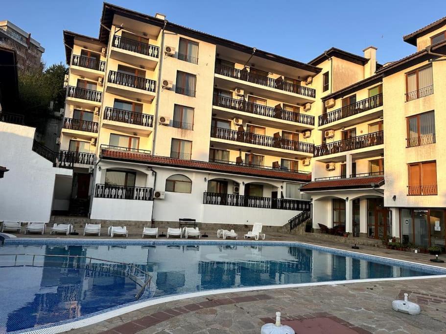 Spacious Fully Furnished Studio In Kavarna Apart Hotel Экстерьер фото