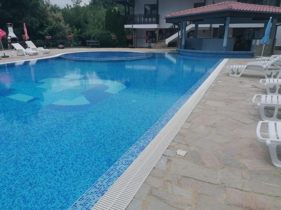 Spacious Fully Furnished Studio In Kavarna Apart Hotel Экстерьер фото