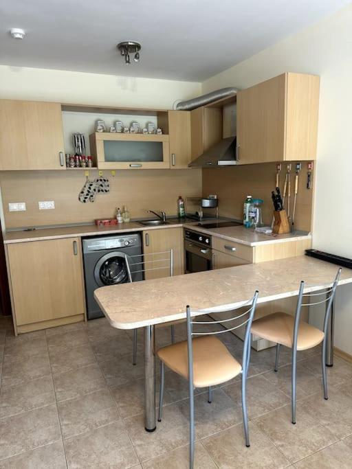 Spacious Fully Furnished Studio In Kavarna Apart Hotel Экстерьер фото
