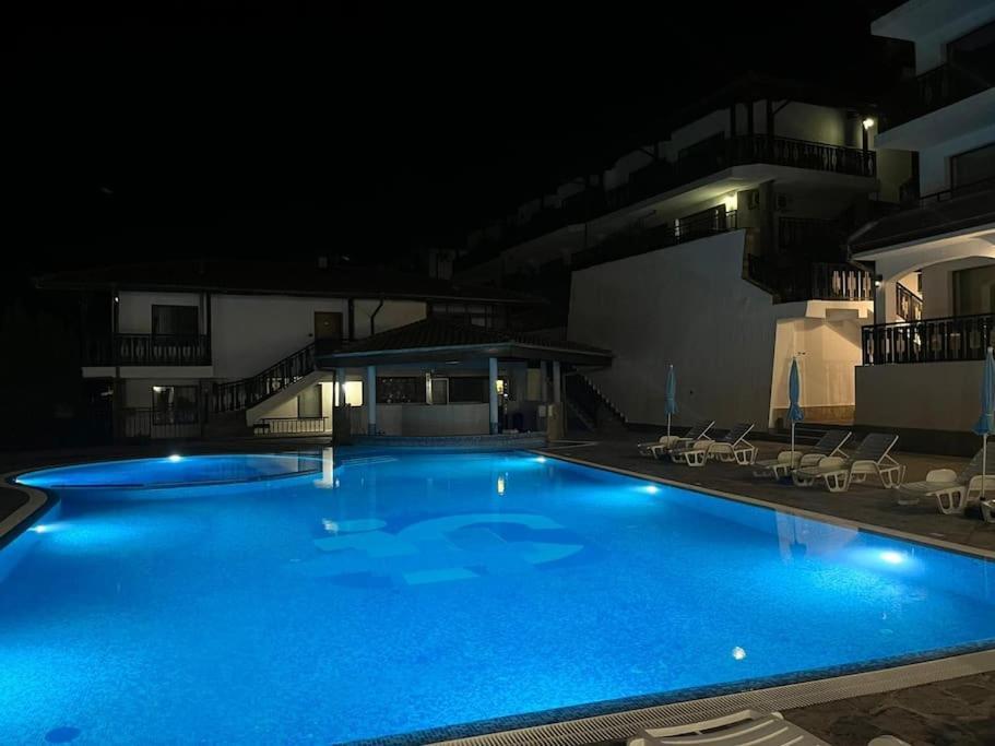 Spacious Fully Furnished Studio In Kavarna Apart Hotel Экстерьер фото