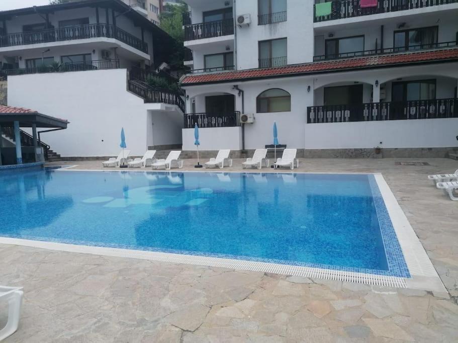 Spacious Fully Furnished Studio In Kavarna Apart Hotel Экстерьер фото